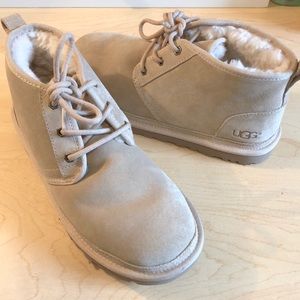 UGG short boot size 9